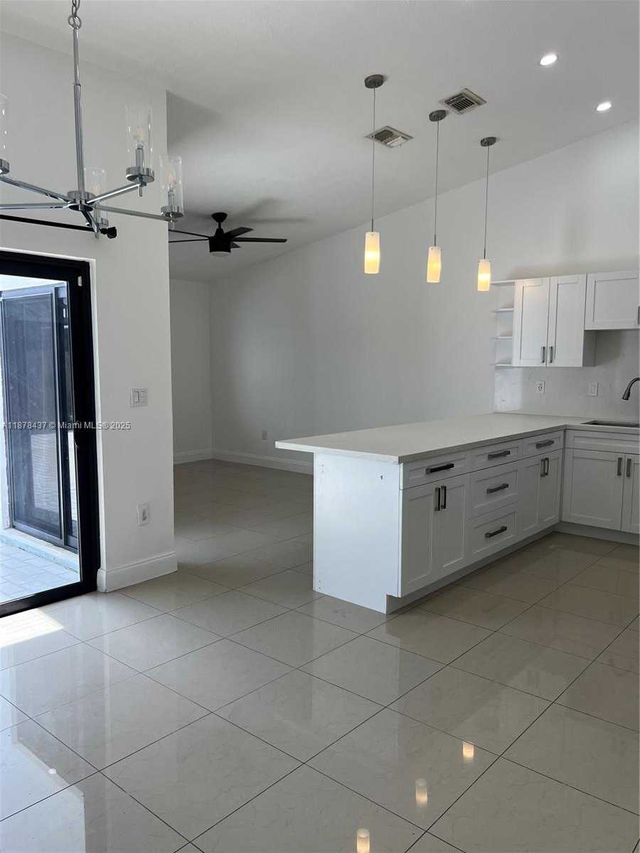 Small Image of 10424 SOUTH WEST 210TH TER, Cutler Bay Number 19
