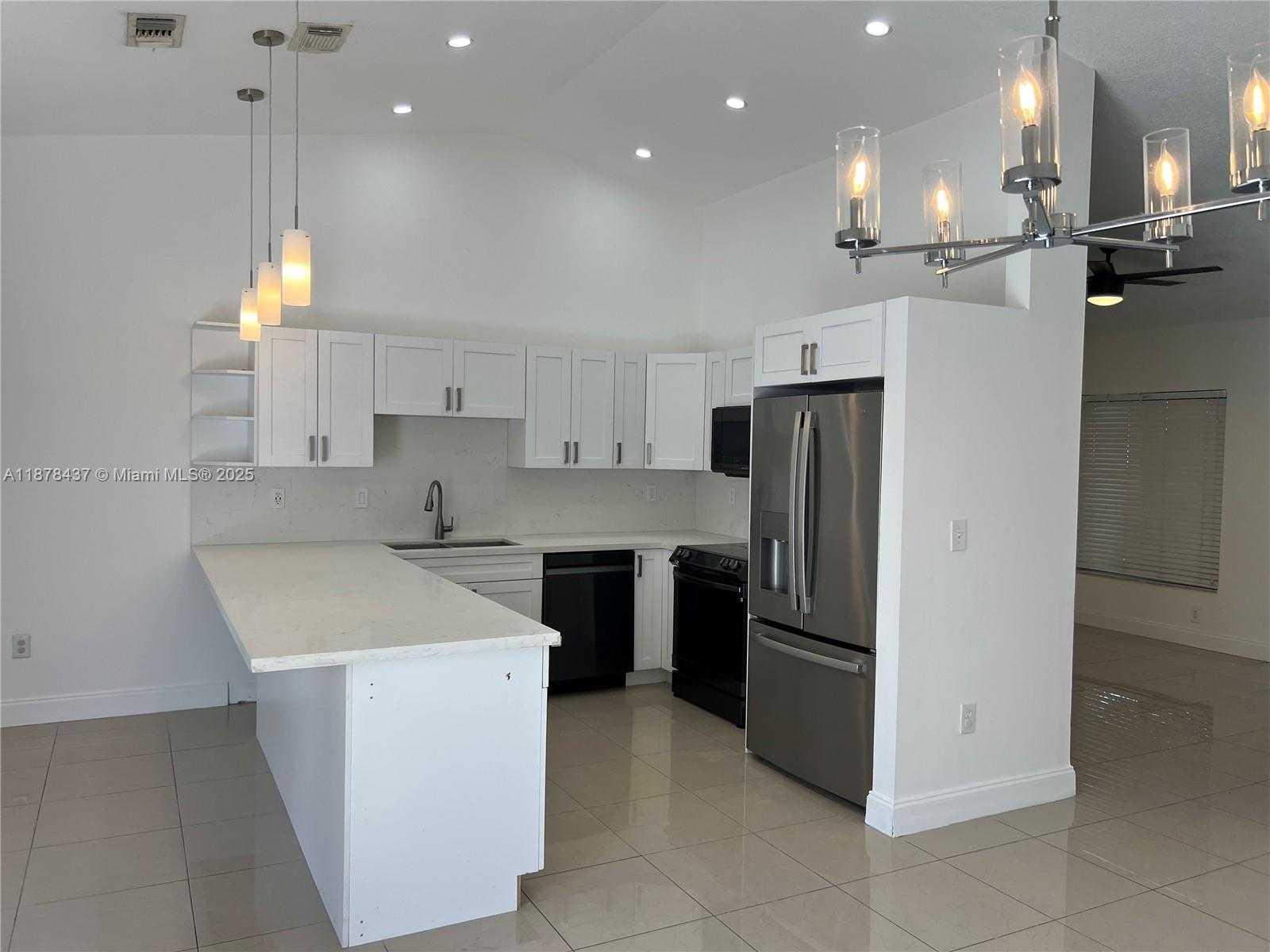 Small Image of 10424 SOUTH WEST 210TH TER, Cutler Bay Number 3