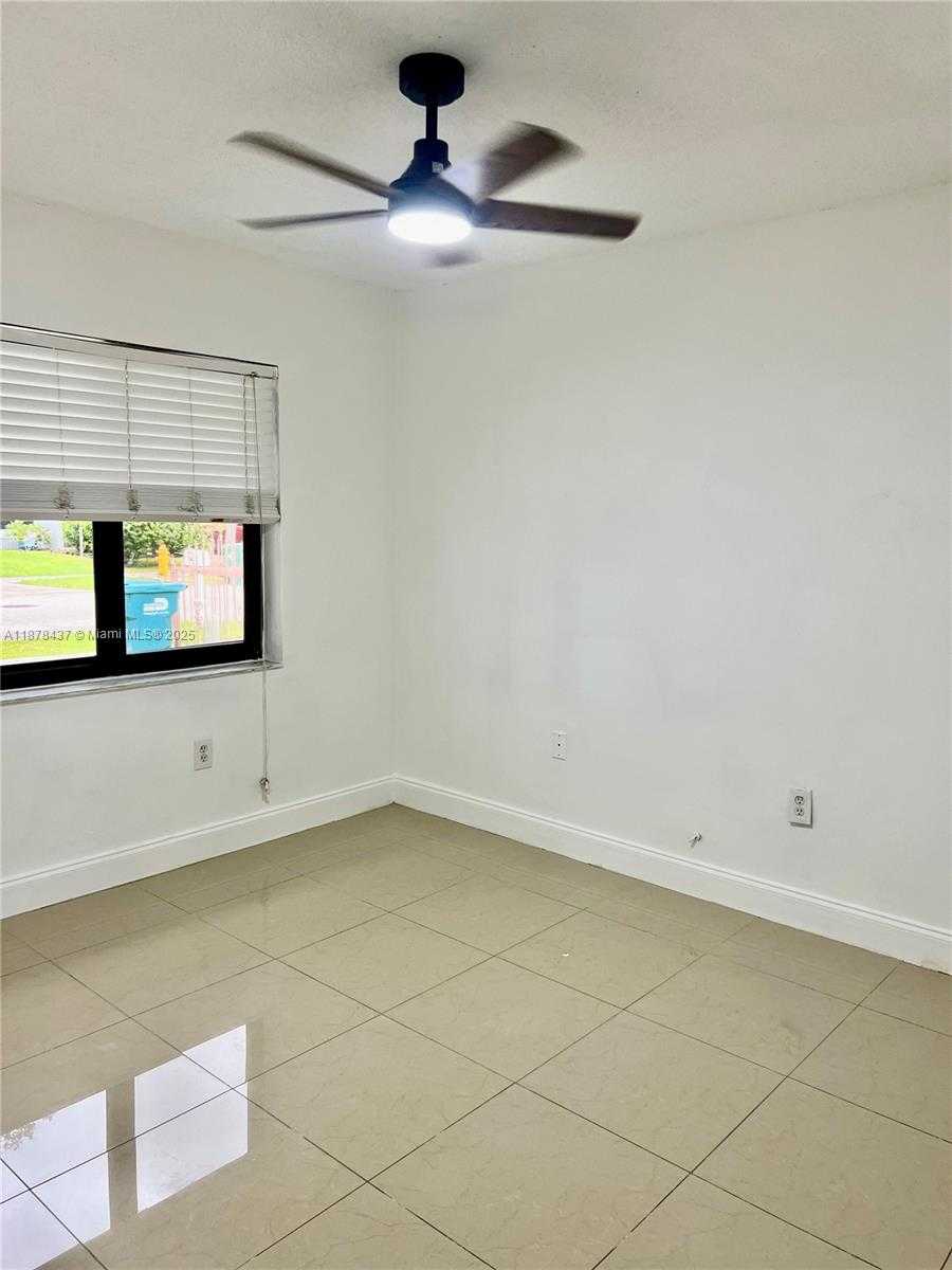 Small Image of 10424 SOUTH WEST 210TH TER, Cutler Bay Number 6