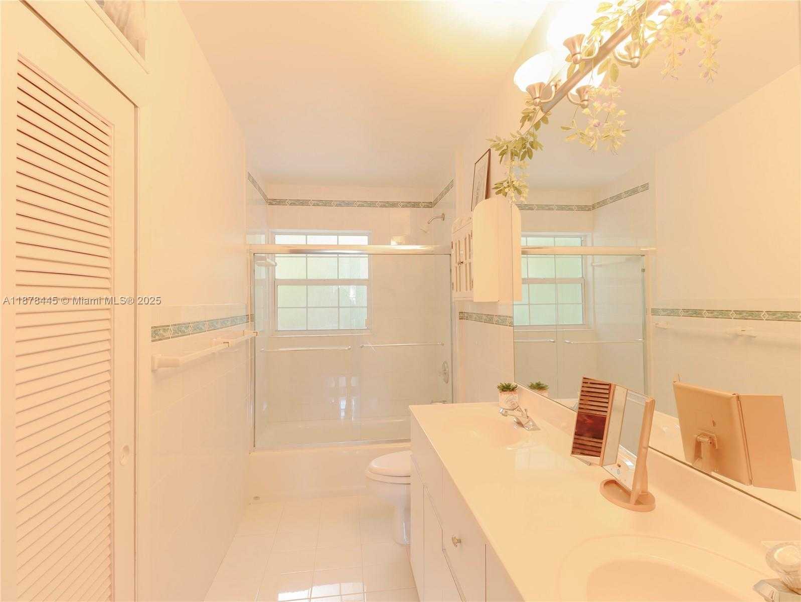Small Image of 141 OCEAN DR, Tavernier Number 11