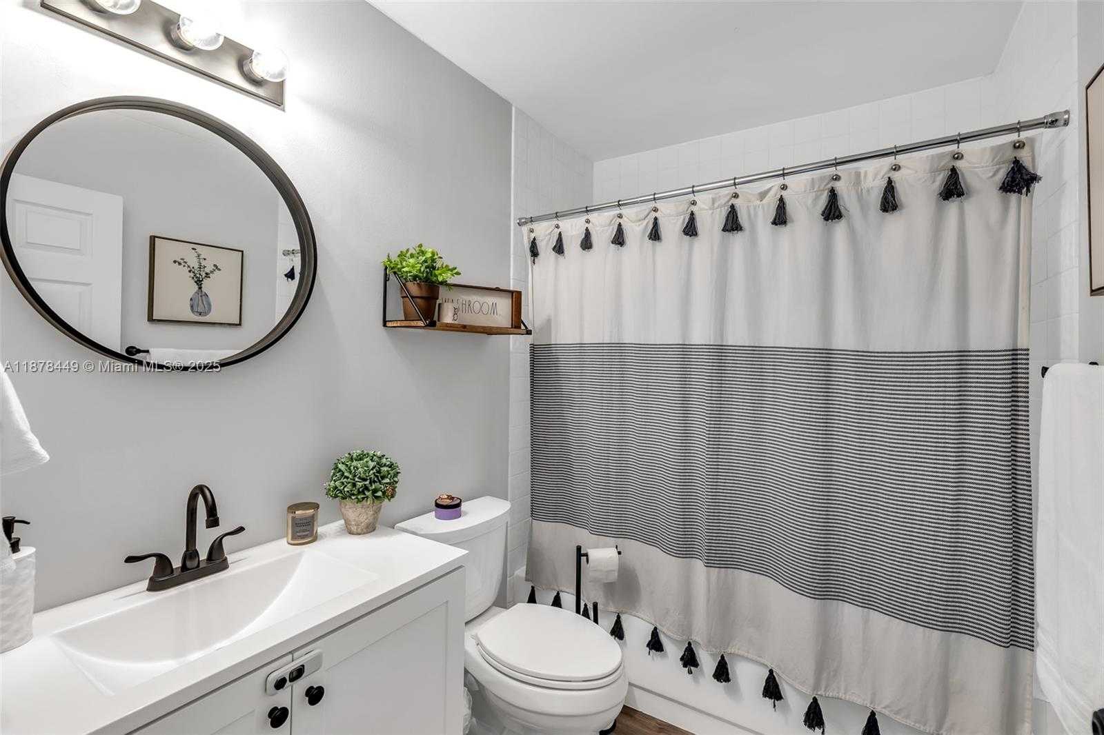 Small Image of 9886 NORTH WEST 2ND ST, Plantation Number 21
