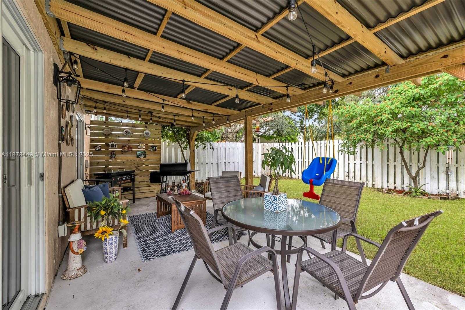 Small Image of 9886 NORTH WEST 2ND ST, Plantation Number 24