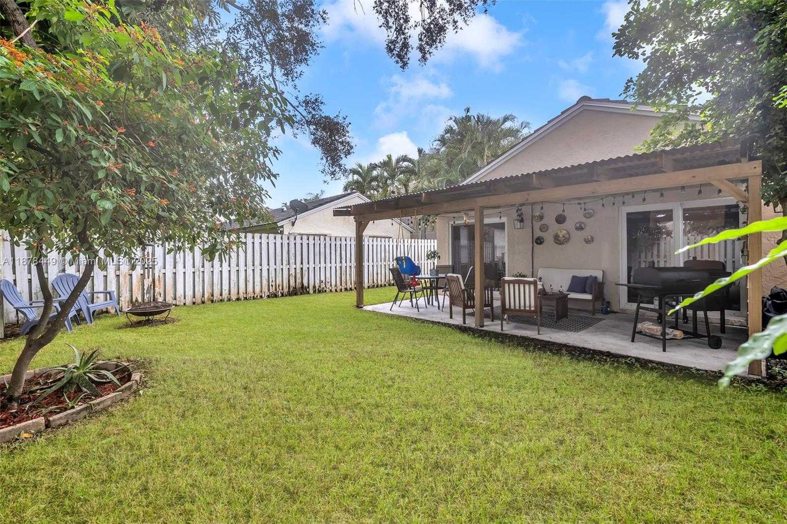 Small Image of 9886 NORTH WEST 2ND ST, Plantation Number 27
