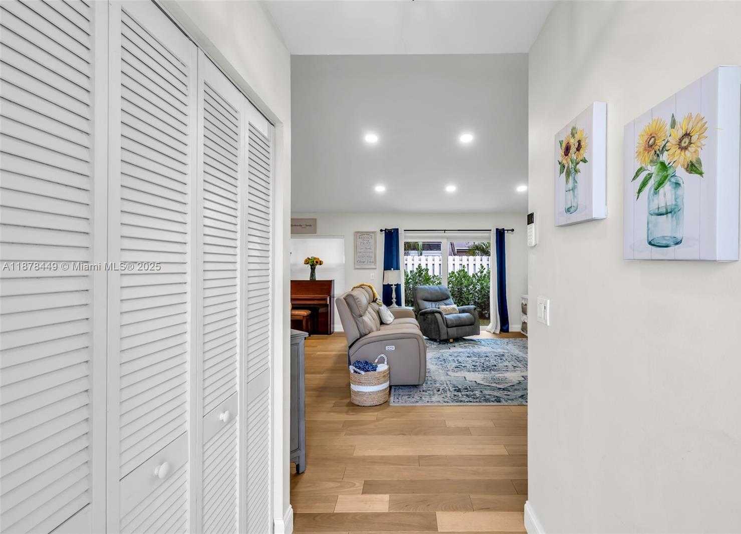 Small Image of 9886 NORTH WEST 2ND ST, Plantation Number 4