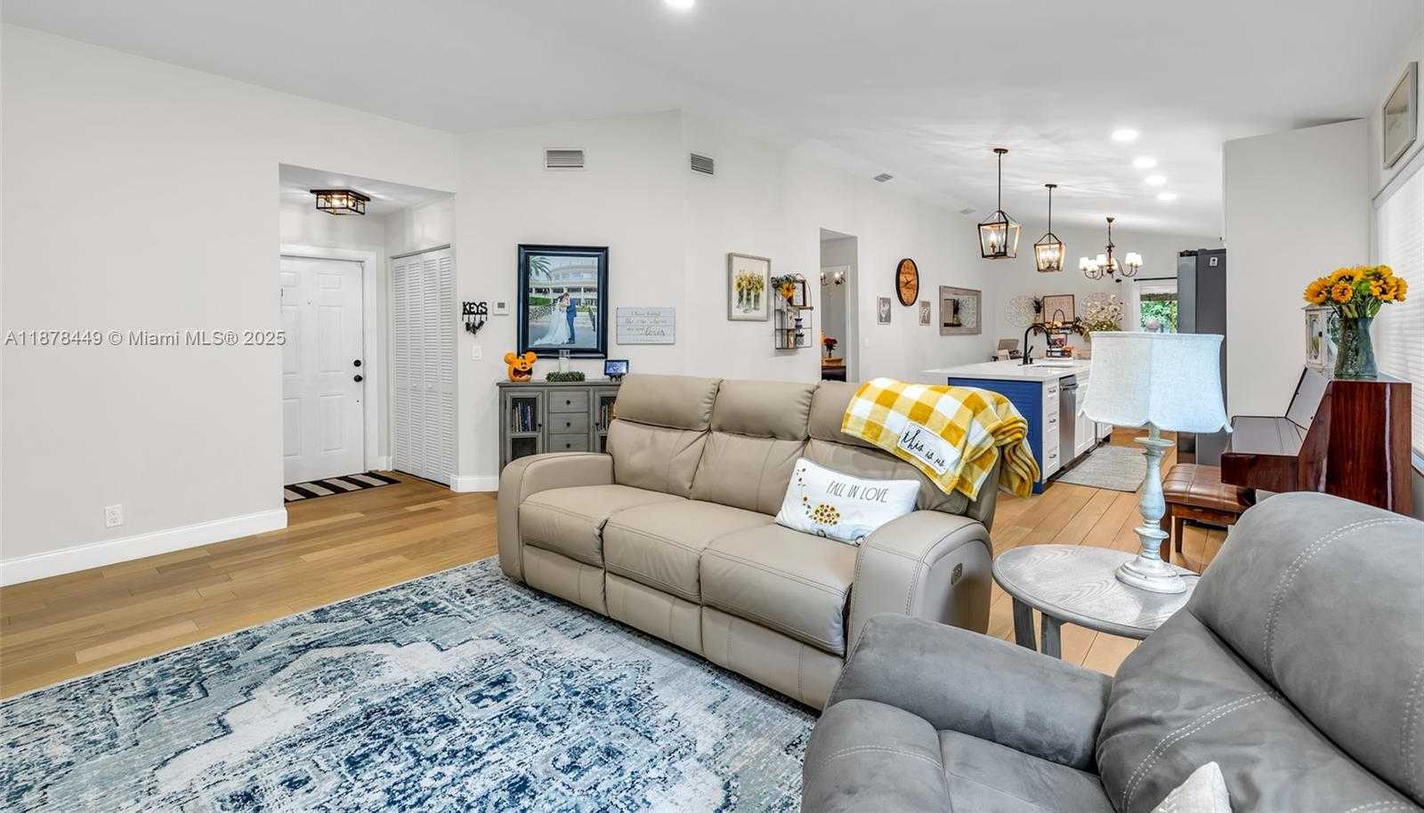 Small Image of 9886 NORTH WEST 2ND ST, Plantation Number 6
