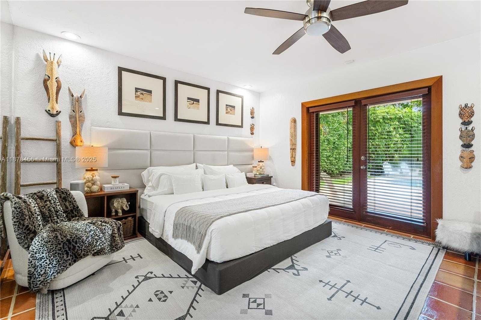 Small Image of 12430 KEYSTONE ISLAND DR, North Miami Number 13