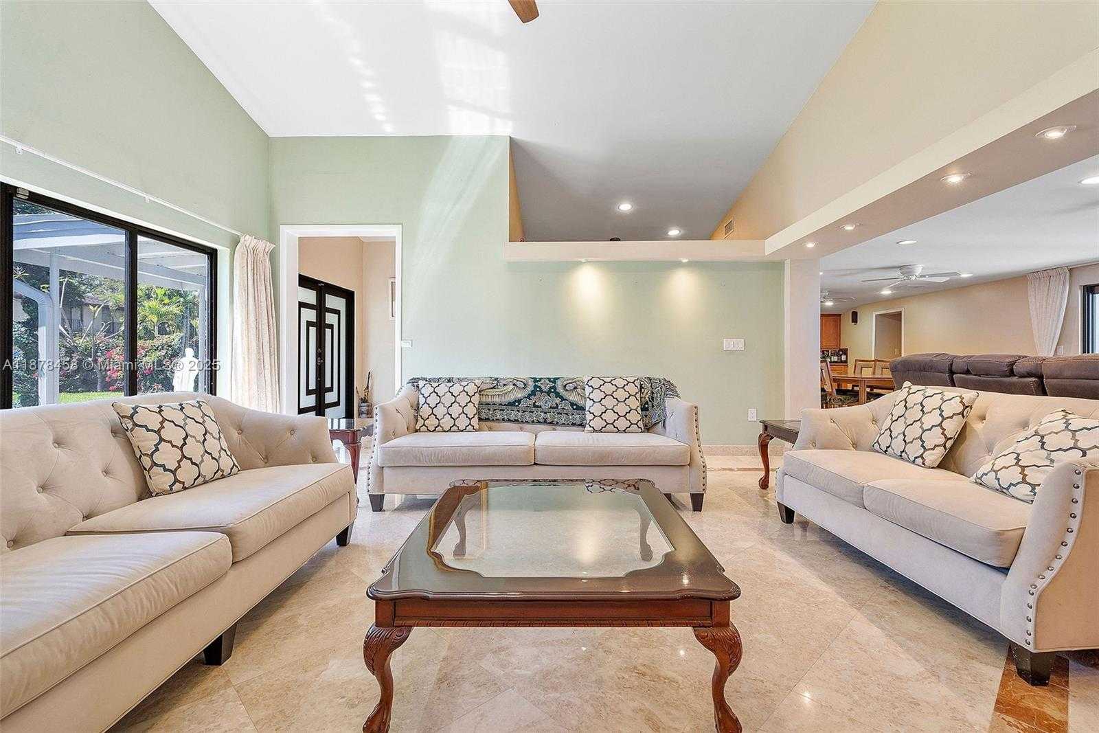 Small Image of 2531 NORTH EAST 195TH ST, Aventura Number 13