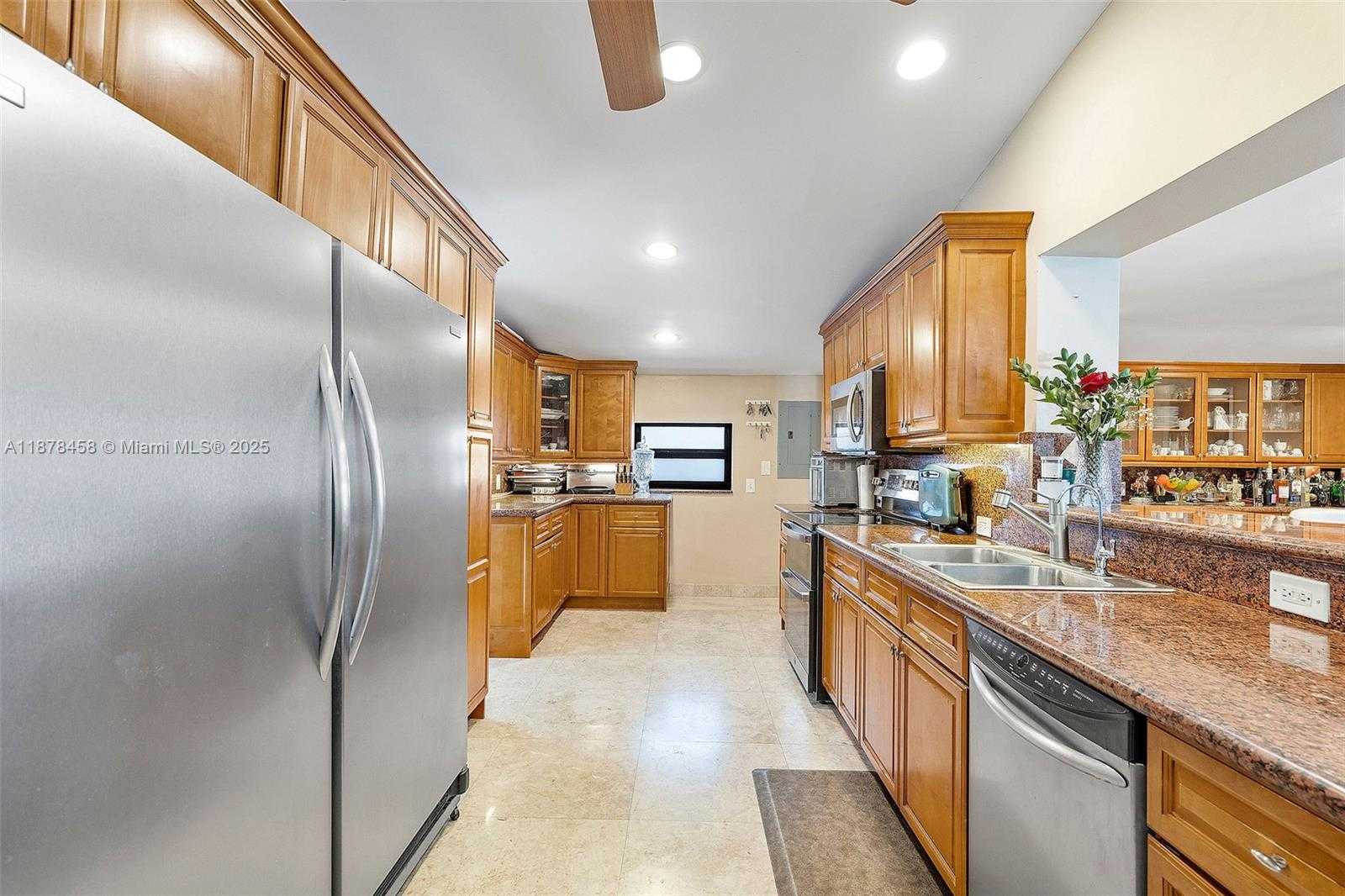 Small Image of 2531 NORTH EAST 195TH ST, Aventura Number 21