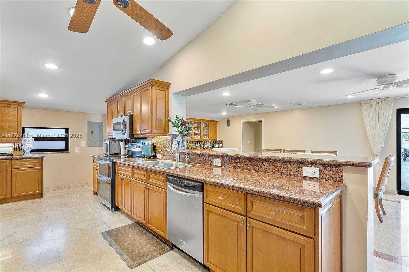 Small Image of 2531 NORTH EAST 195TH ST, Aventura Number 23