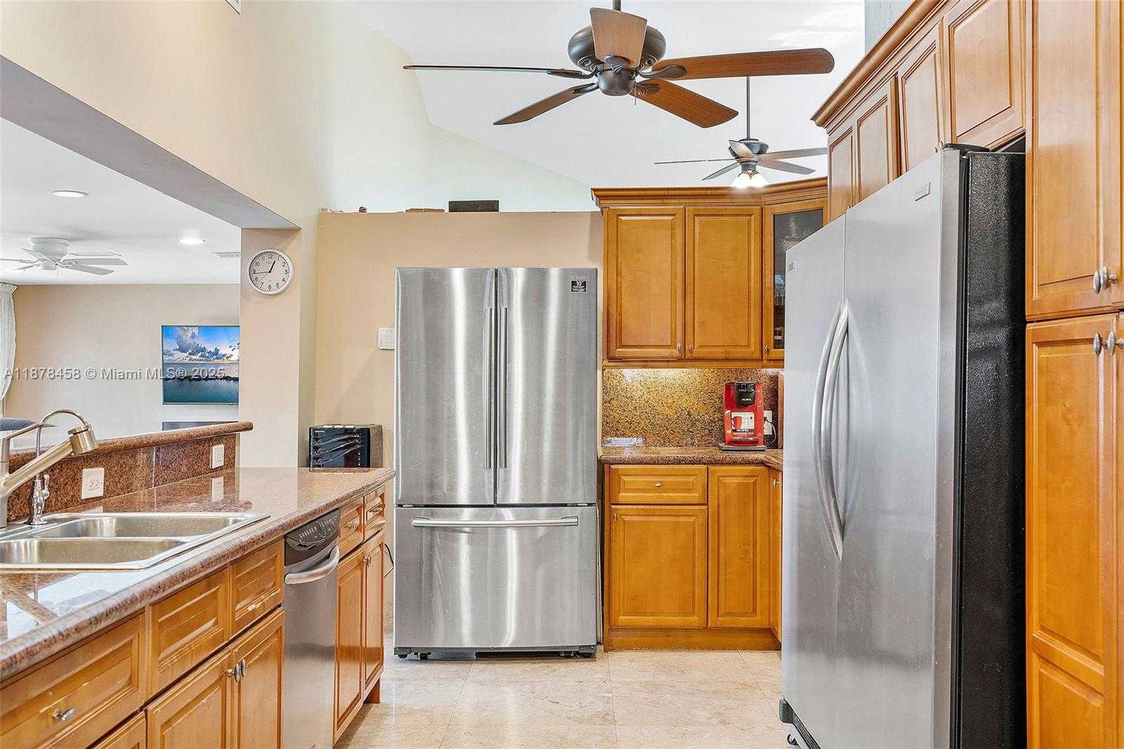 Small Image of 2531 NORTH EAST 195TH ST, Aventura Number 25