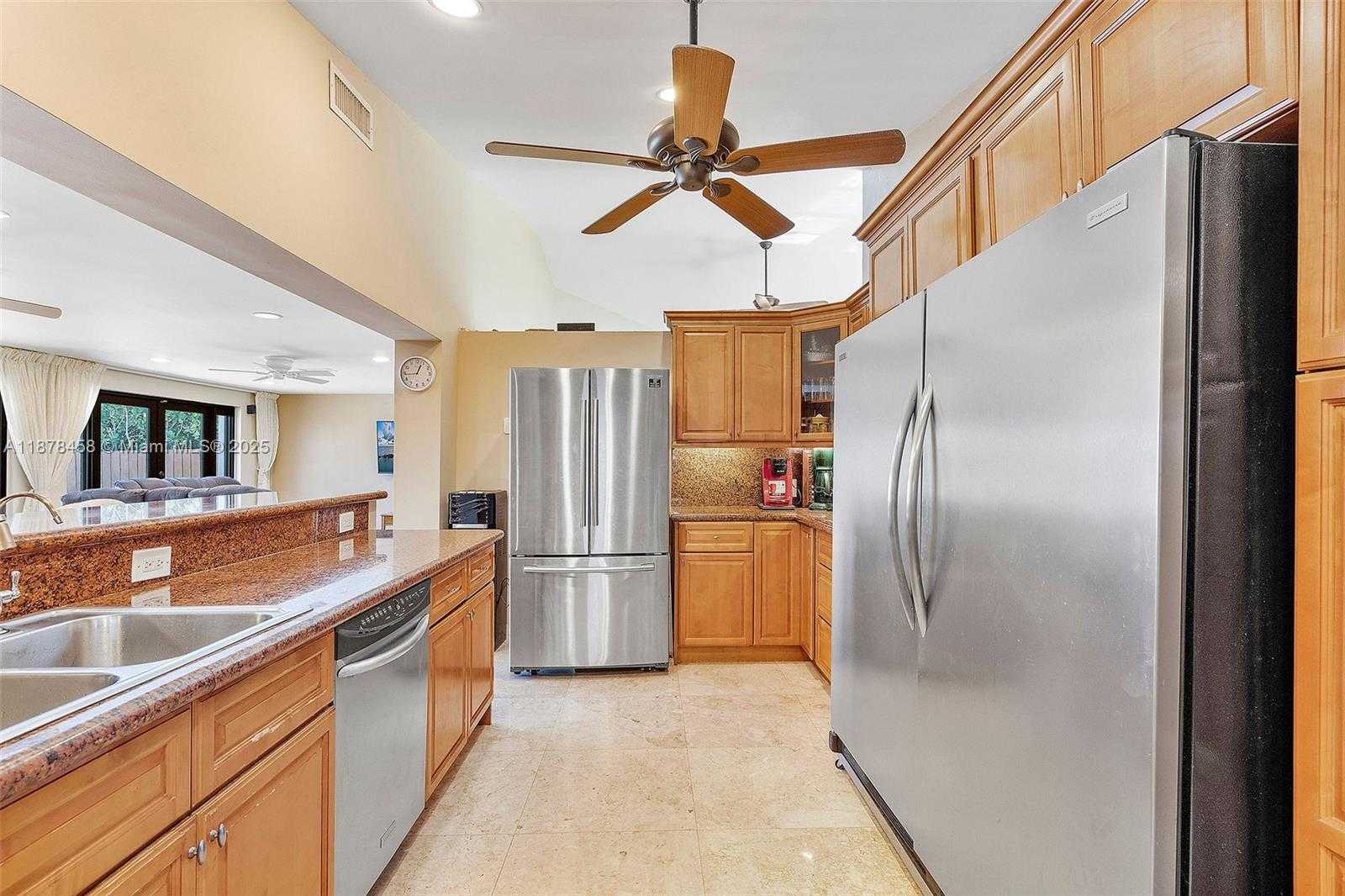 Small Image of 2531 NORTH EAST 195TH ST, Aventura Number 26