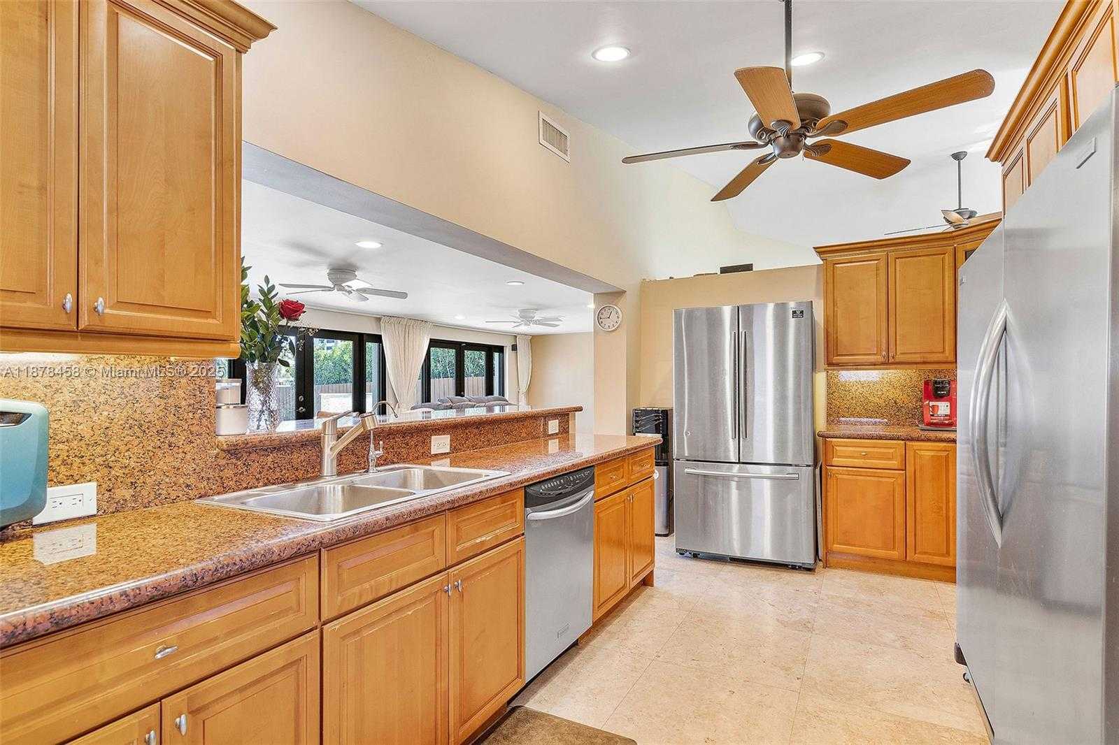 Small Image of 2531 NORTH EAST 195TH ST, Aventura Number 27