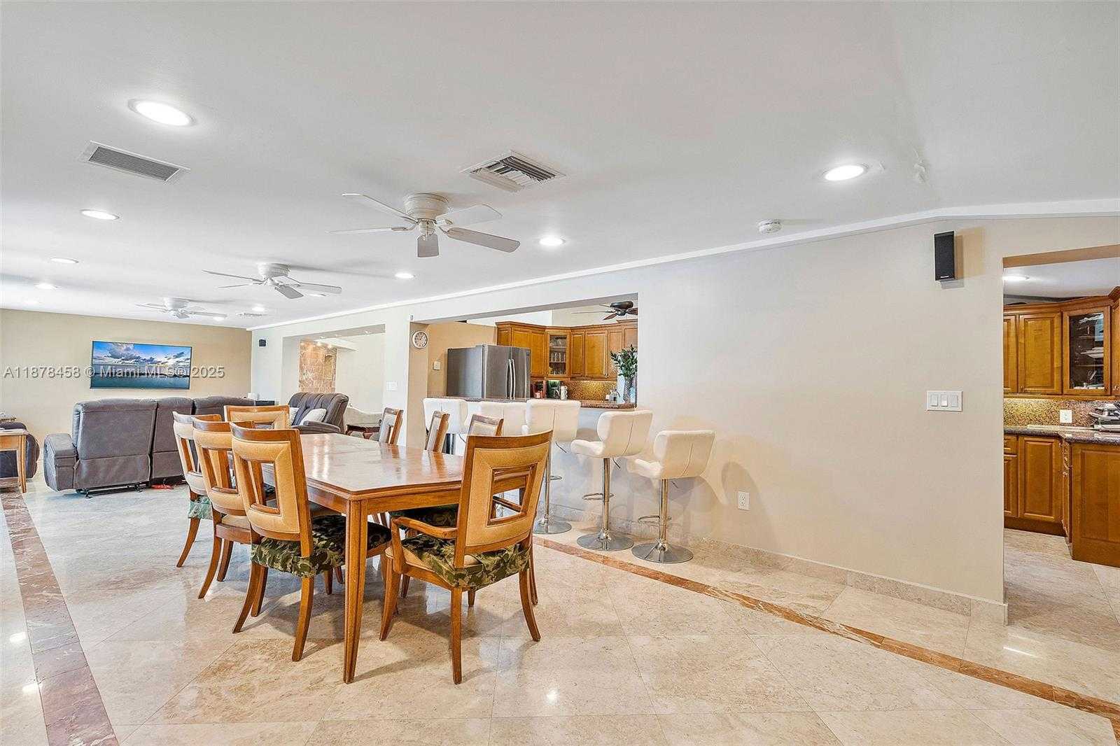 Small Image of 2531 NORTH EAST 195TH ST, Aventura Number 29