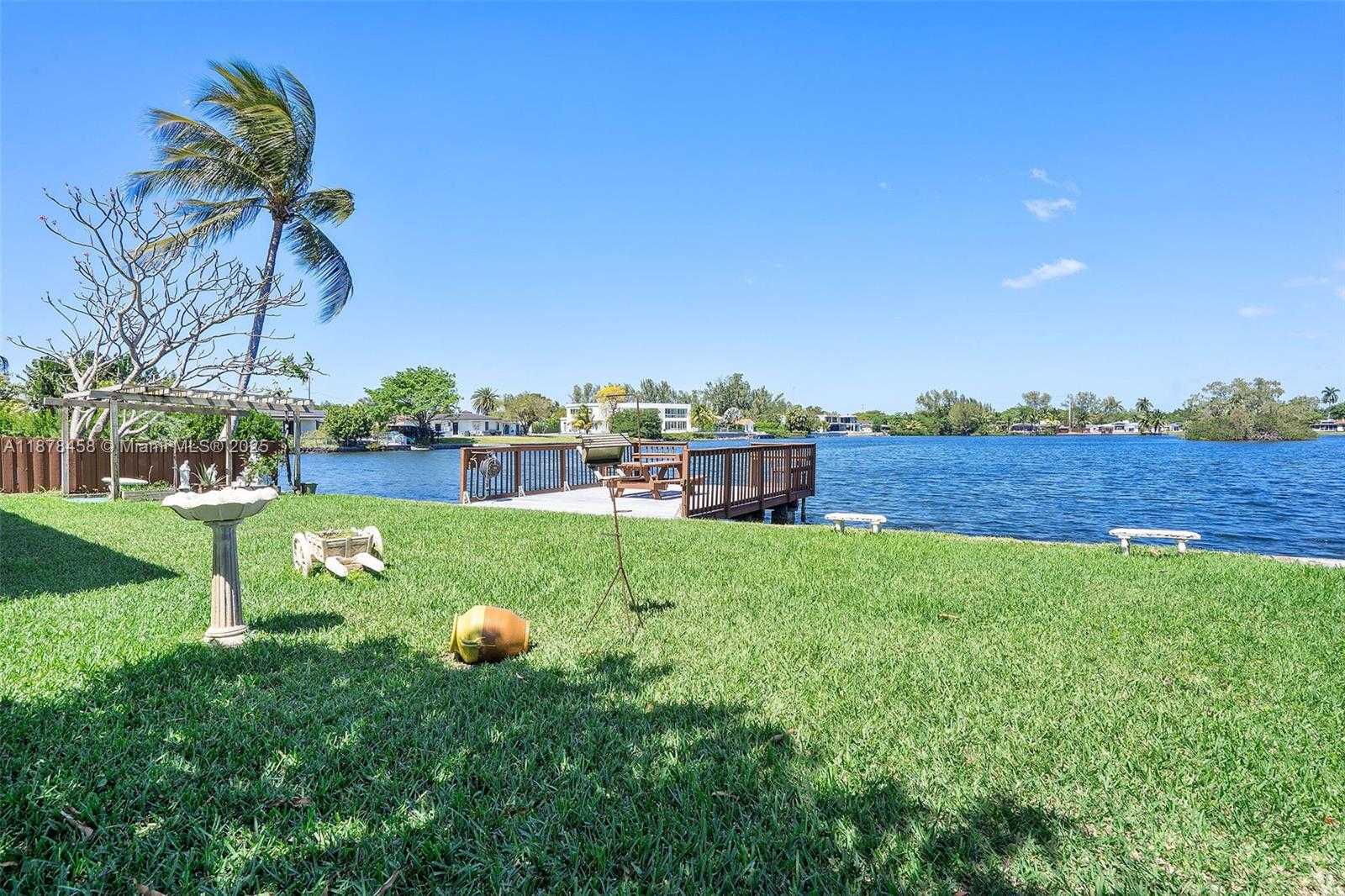 Small Image of 2531 NORTH EAST 195TH ST, Aventura Number 39