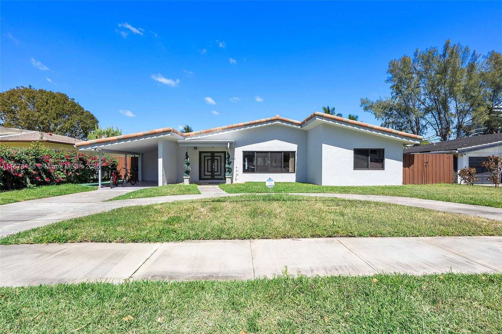 Small Image of 2531 NORTH EAST 195TH ST, Aventura Number 4