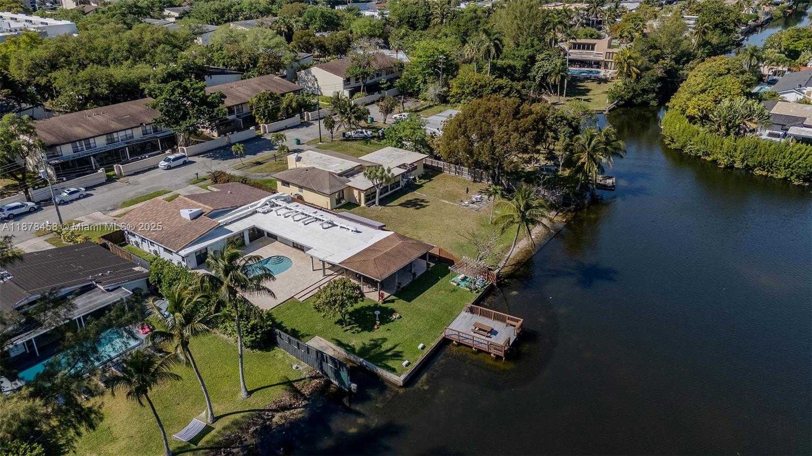 Small Image of 2531 NORTH EAST 195TH ST, Aventura Number 44