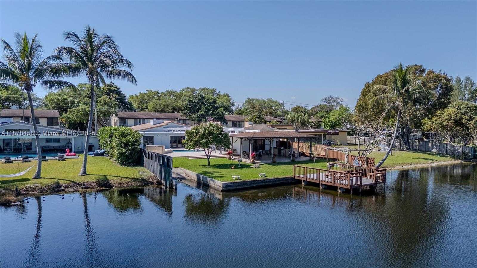 Small Image of 2531 NORTH EAST 195TH ST, Aventura Number 55