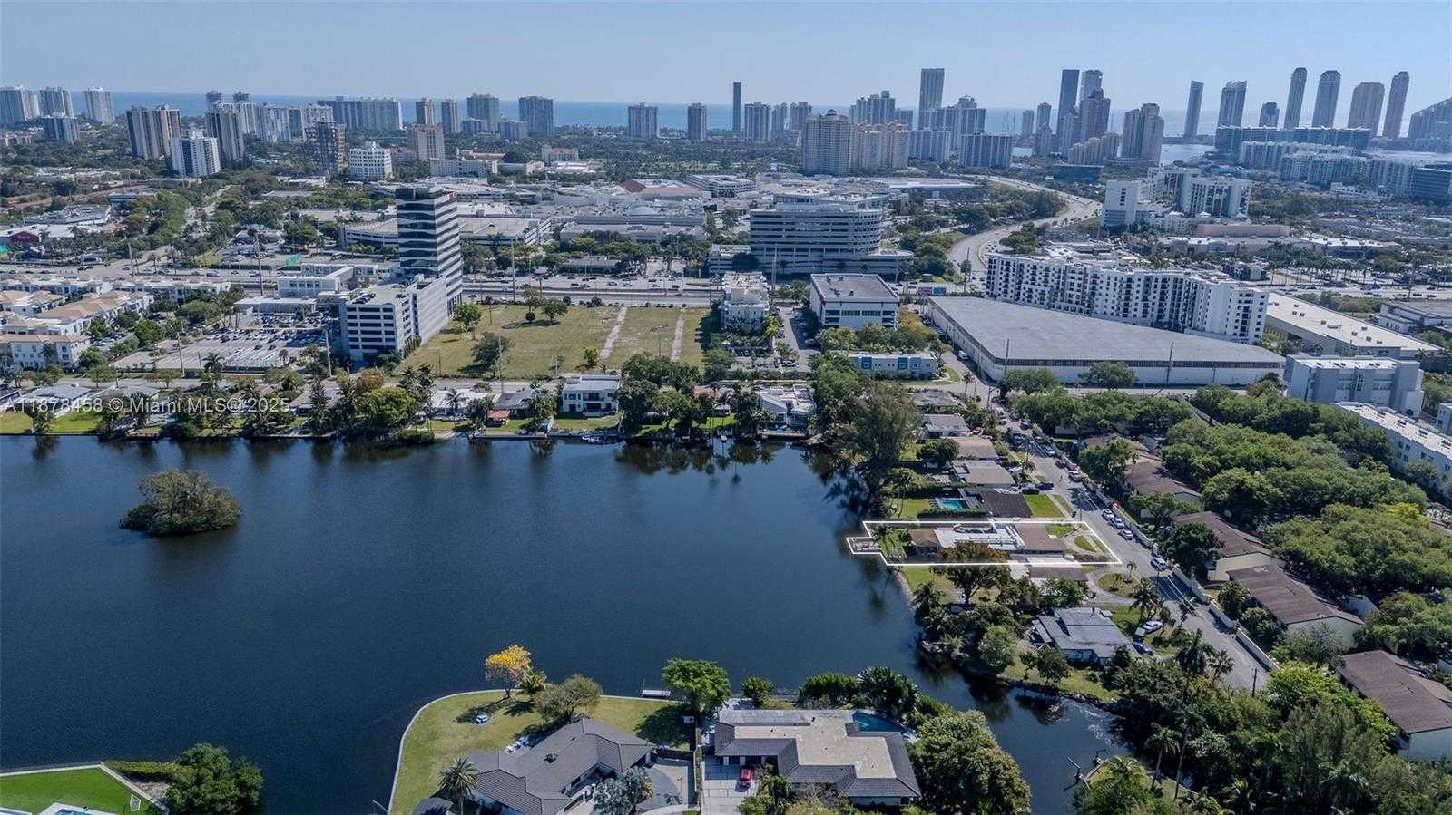 Small Image of 2531 NORTH EAST 195TH ST, Aventura Number 64