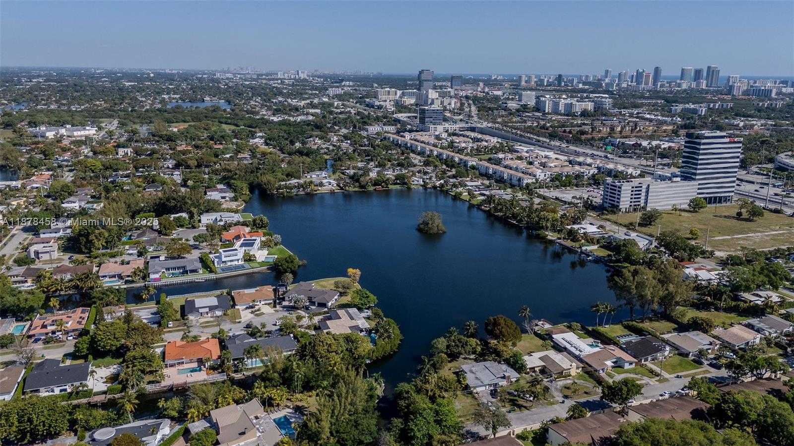 Small Image of 2531 NORTH EAST 195TH ST, Aventura Number 69