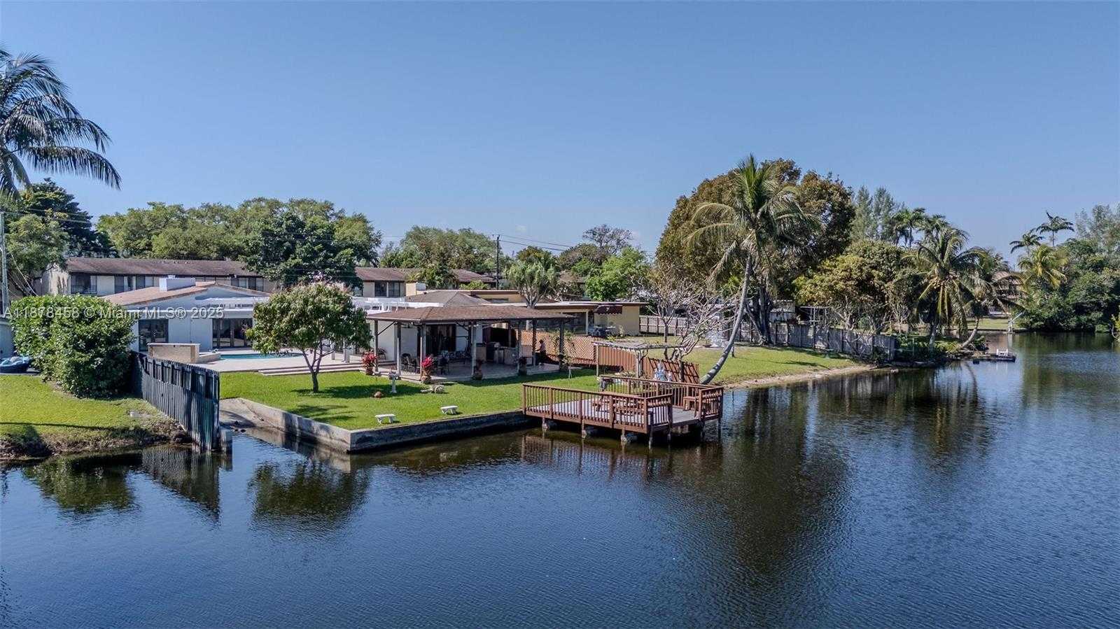 Small Image of 2531 NORTH EAST 195TH ST, Aventura Number 79