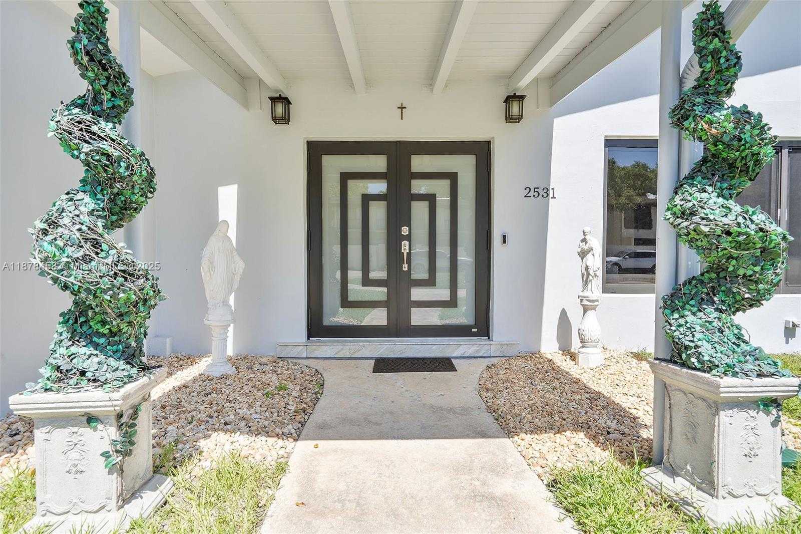 Small Image of 2531 NORTH EAST 195TH ST, Aventura Number 9