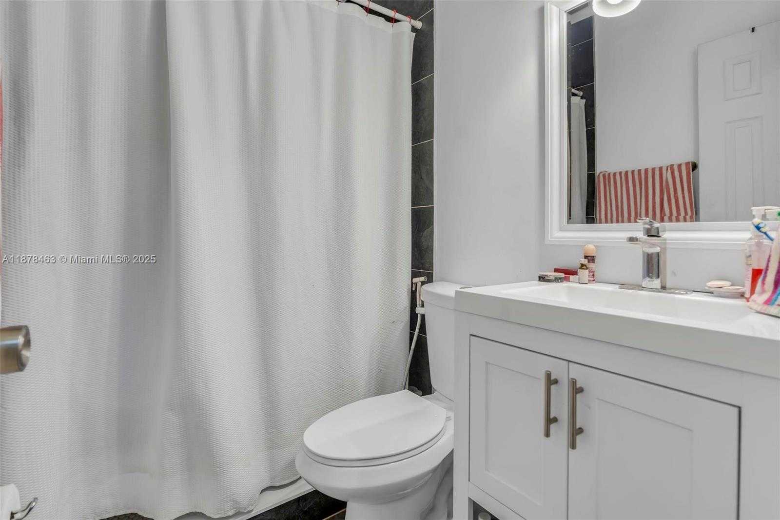 Small Image of 580 SOUTH EAST 2ND ST, Hialeah Number 11