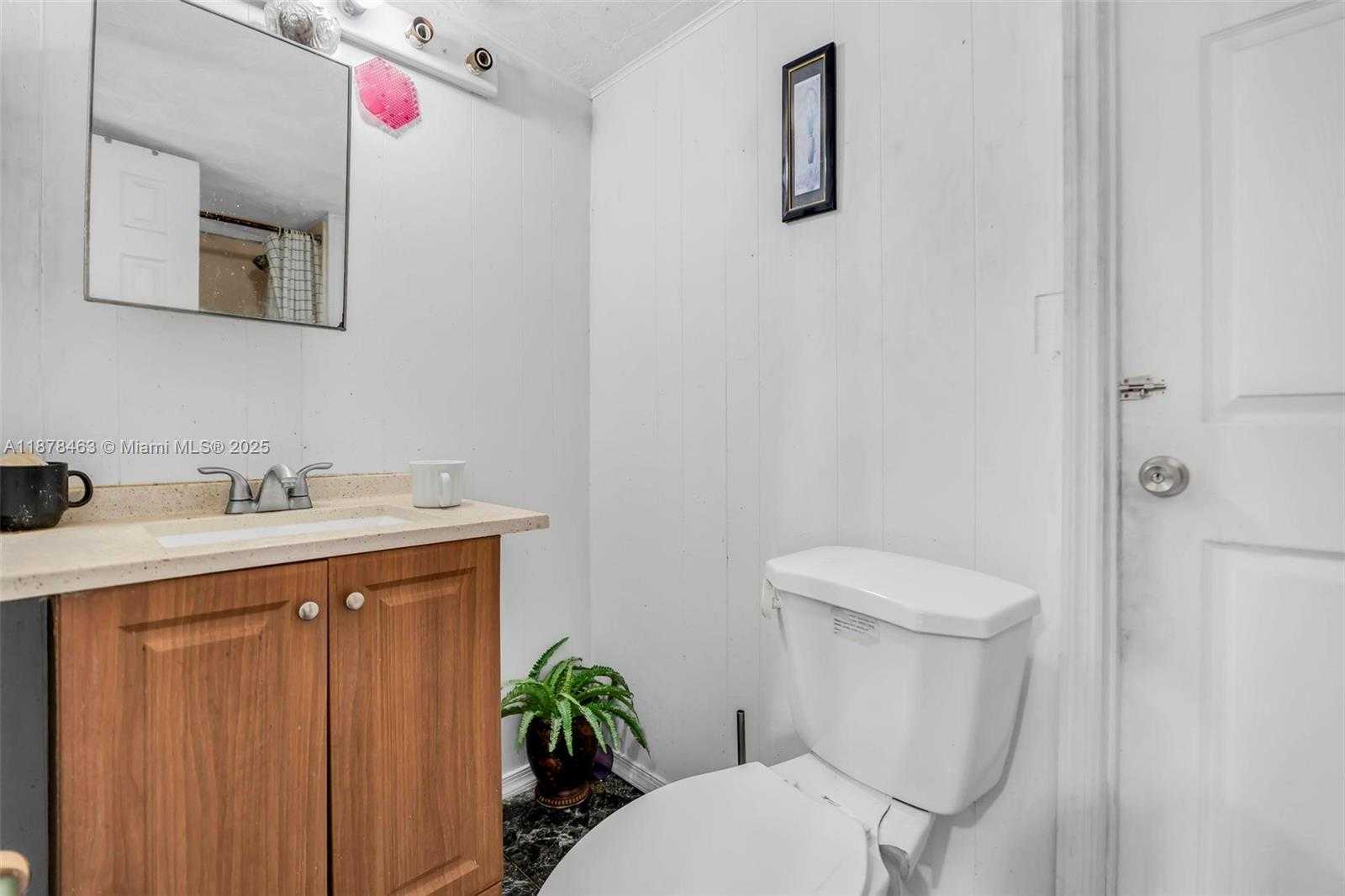 Small Image of 580 SOUTH EAST 2ND ST, Hialeah Number 17