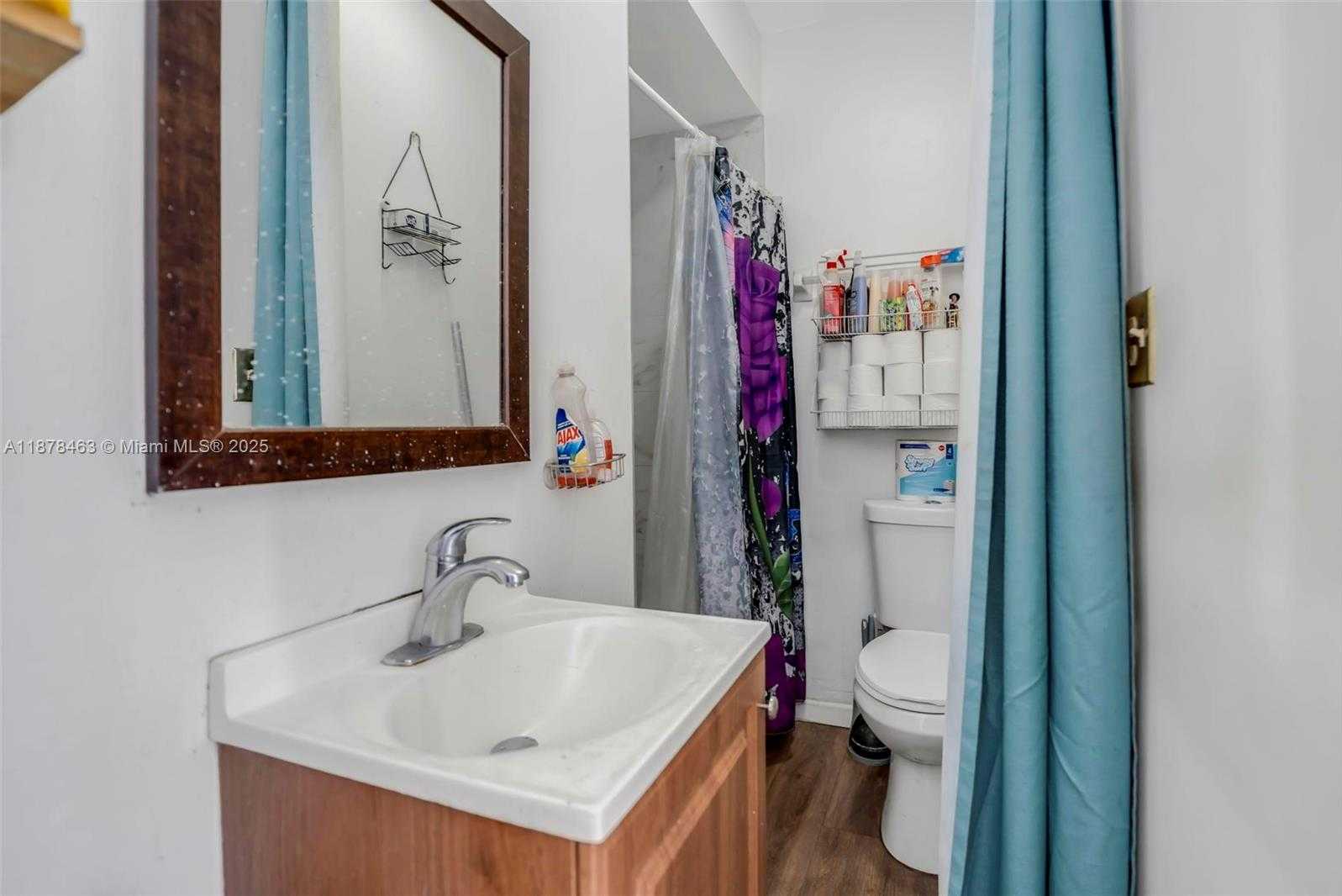 Small Image of 580 SOUTH EAST 2ND ST, Hialeah Number 23