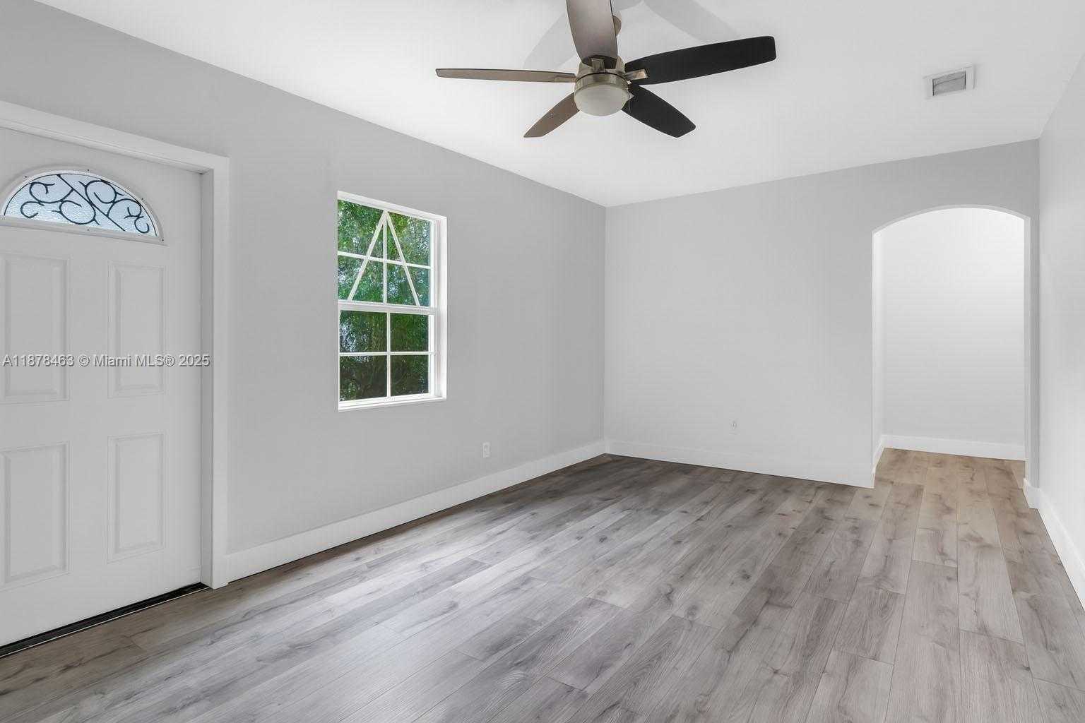 Small Image of 580 SOUTH EAST 2ND ST, Hialeah Number 4