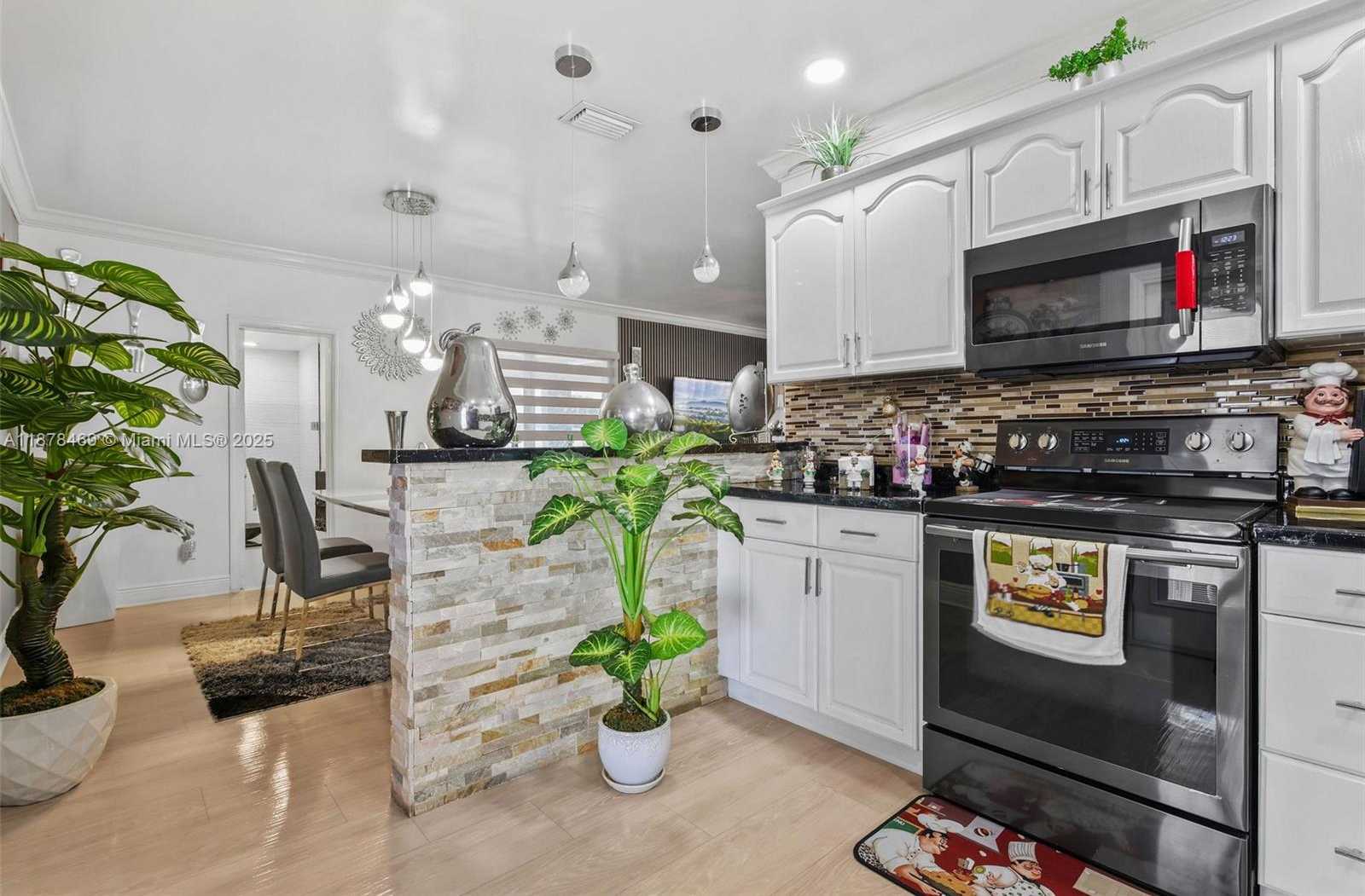 Small Image of 14560 FILLMORE ST, Miami Number 16