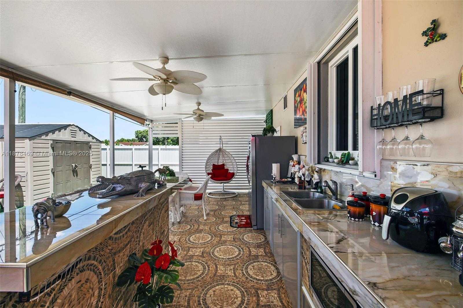 Small Image of 14560 FILLMORE ST, Miami Number 2