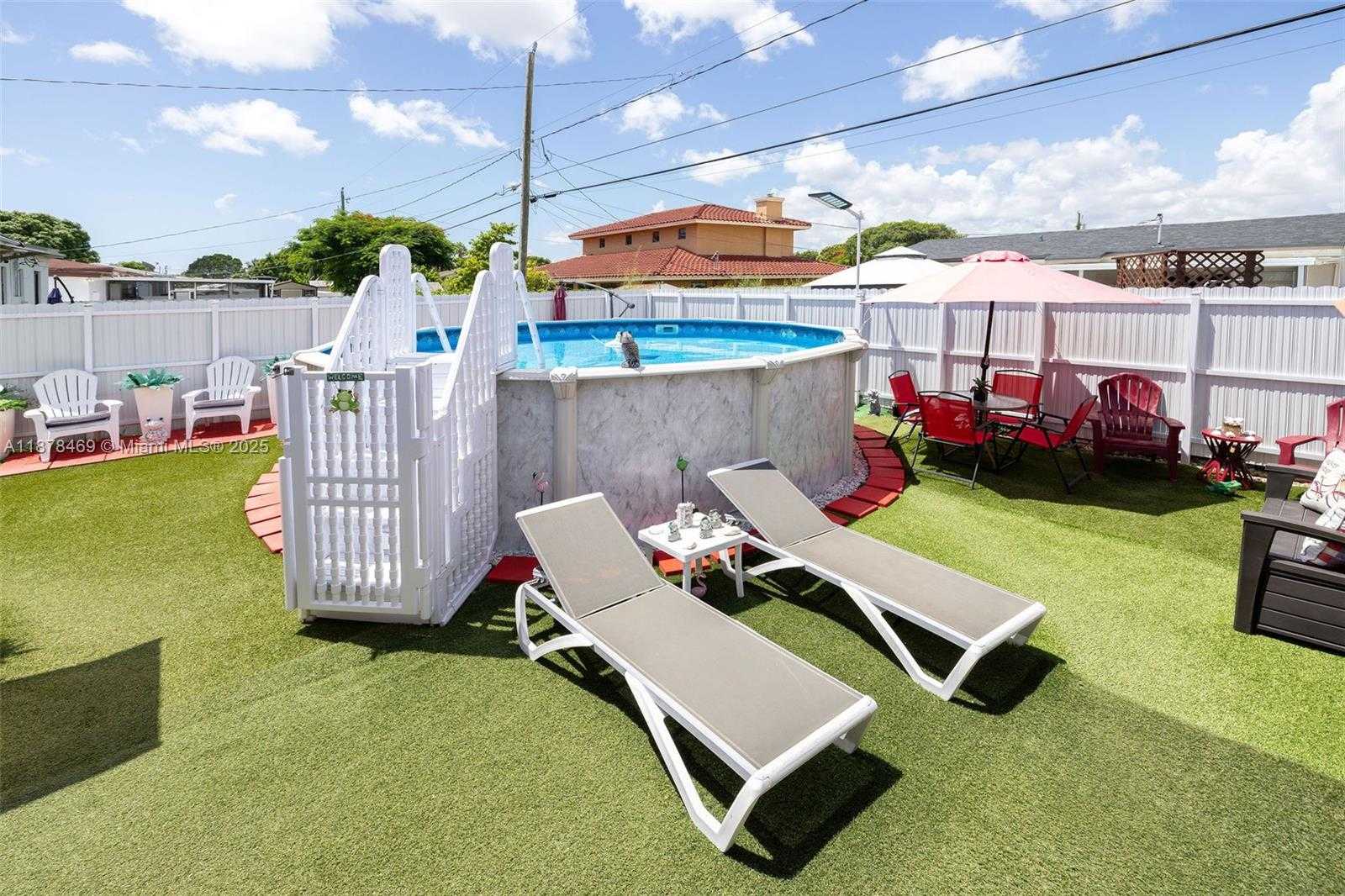 Small Image of 14560 FILLMORE ST, Miami Number 31