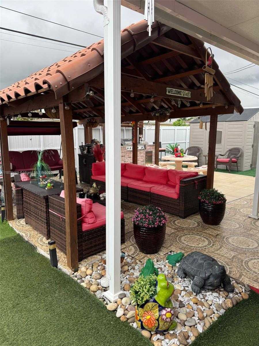Small Image of 14560 FILLMORE ST, Miami Number 39