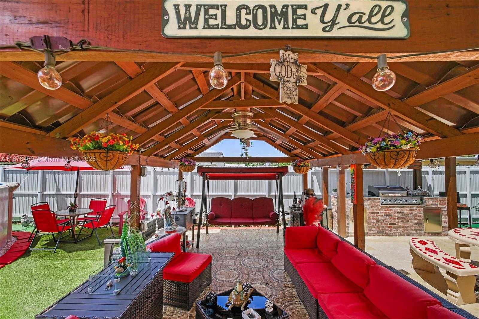 Small Image of 14560 FILLMORE ST, Miami Number 4