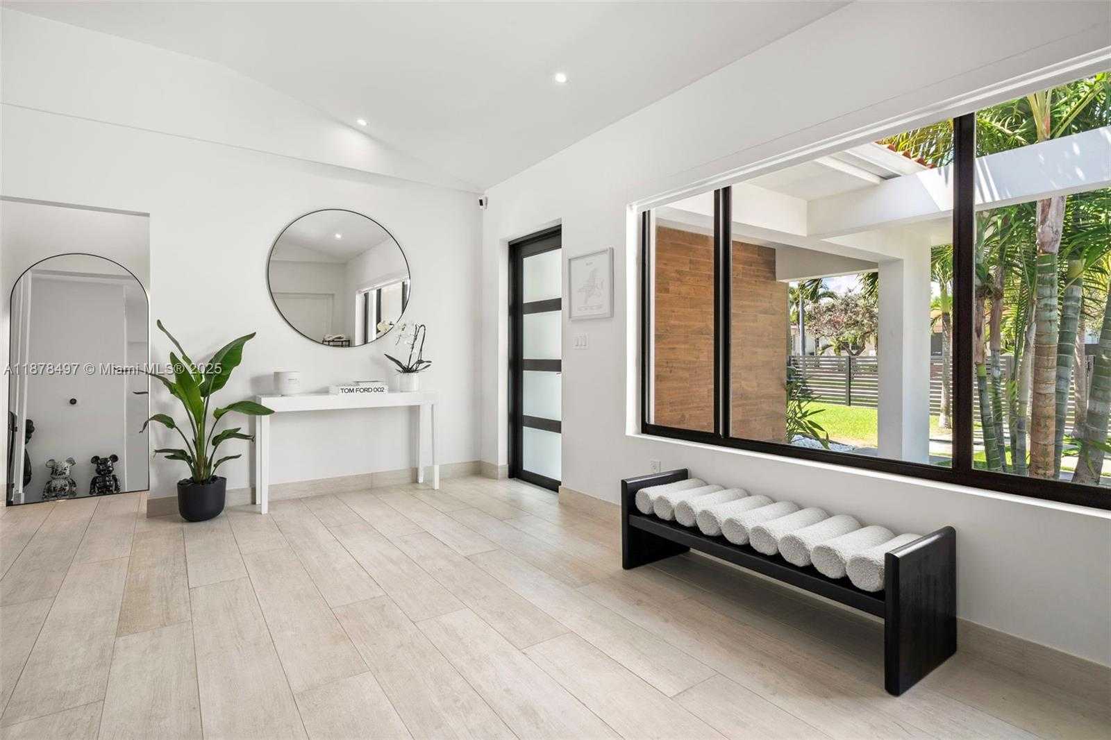 Small Image of 8033 NOREMAC AVE, Miami Beach Number 13
