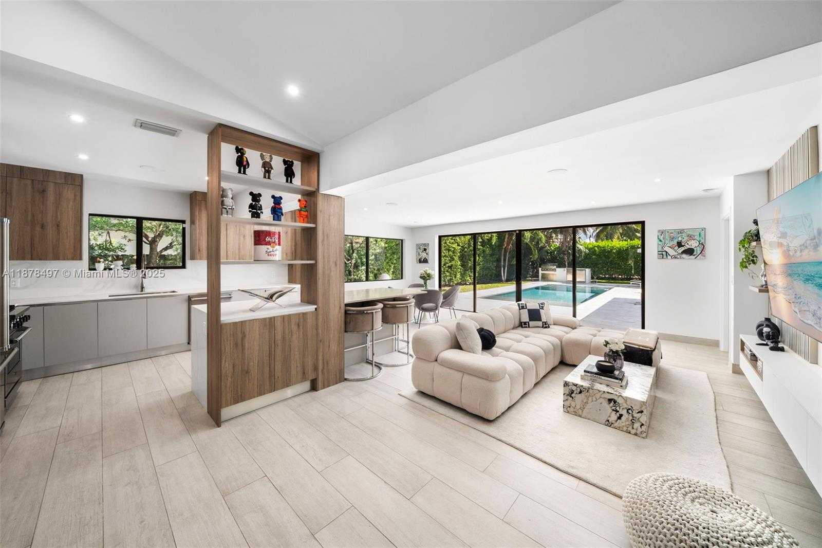 Small Image of 8033 NOREMAC AVE, Miami Beach Number 17