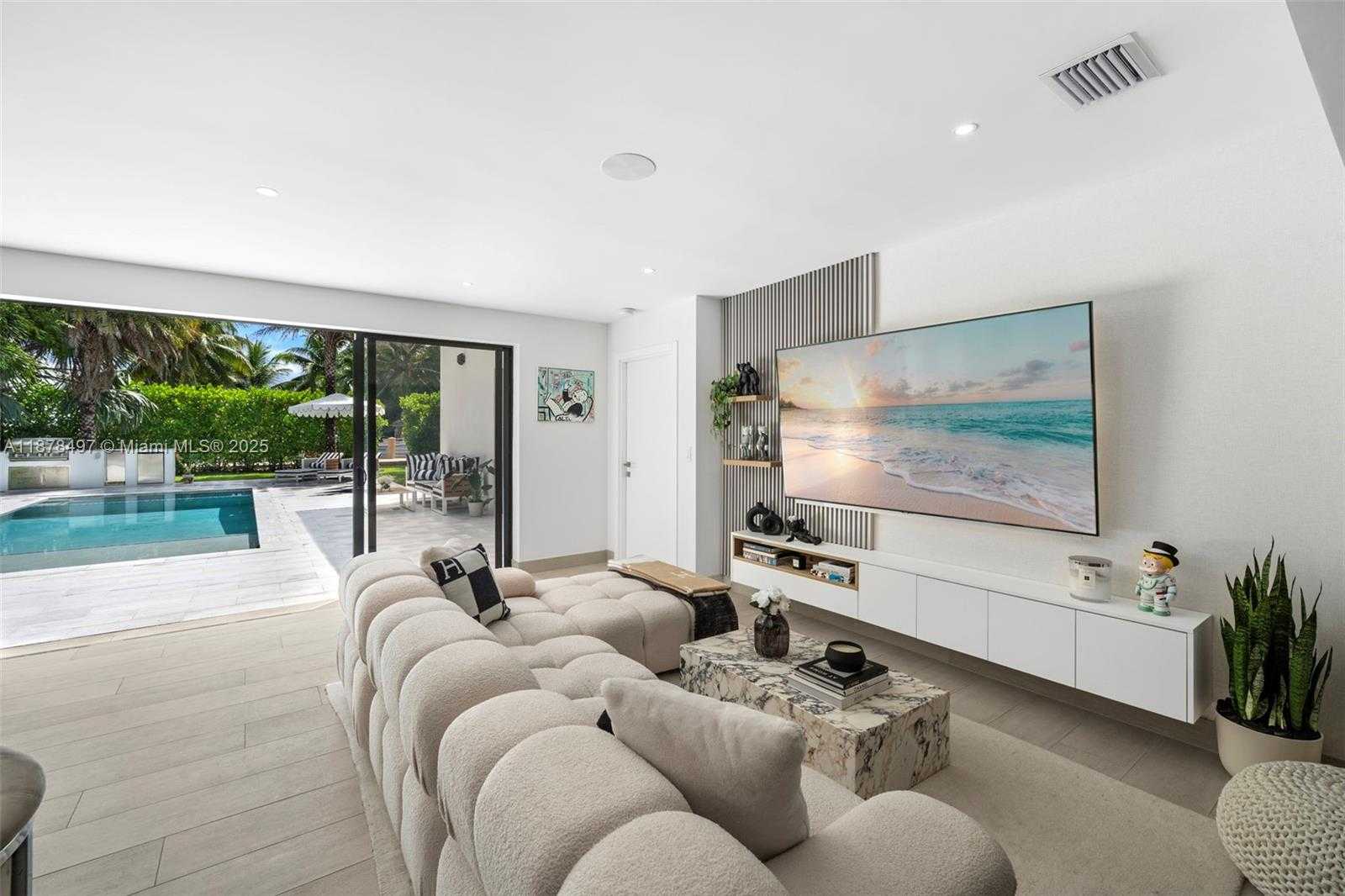 Small Image of 8033 NOREMAC AVE, Miami Beach Number 18