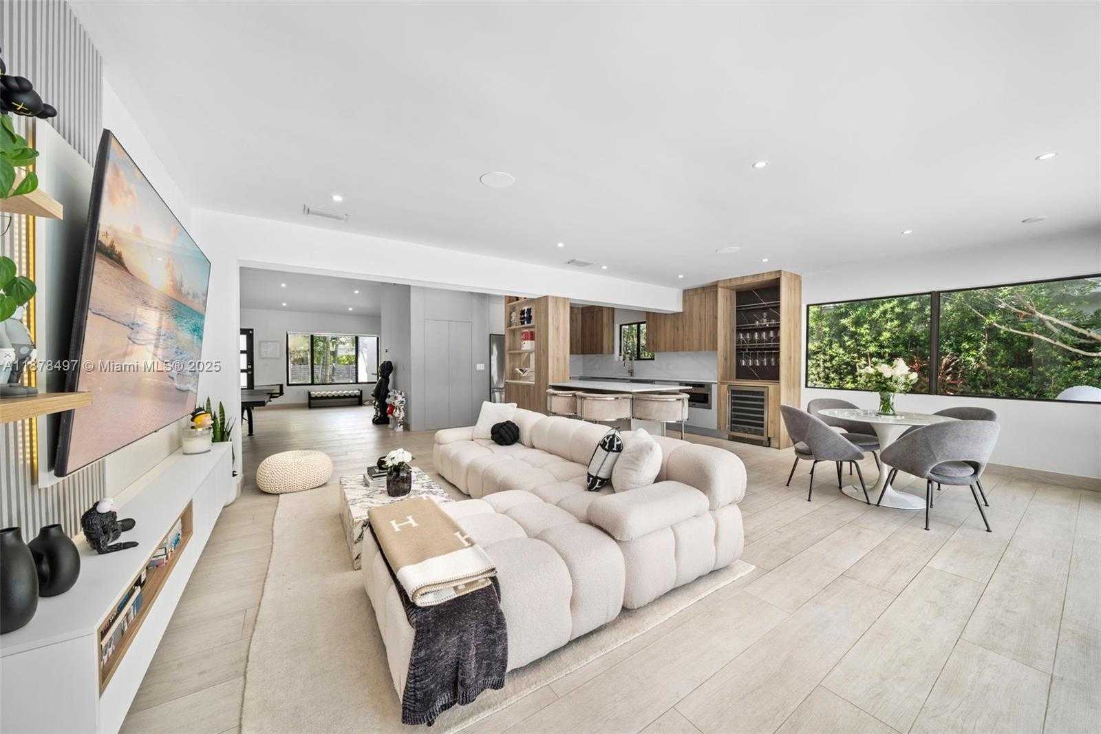 Small Image of 8033 NOREMAC AVE, Miami Beach Number 30