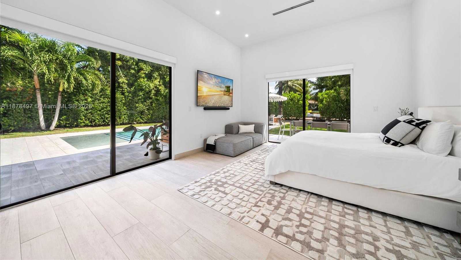 Small Image of 8033 NOREMAC AVE, Miami Beach Number 31