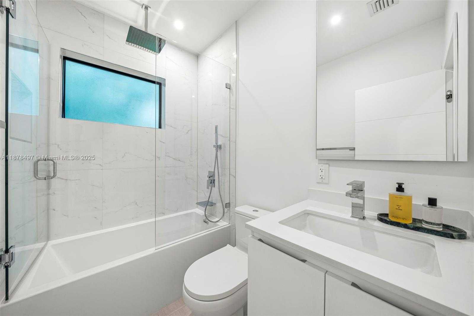 Small Image of 8033 NOREMAC AVE, Miami Beach Number 40
