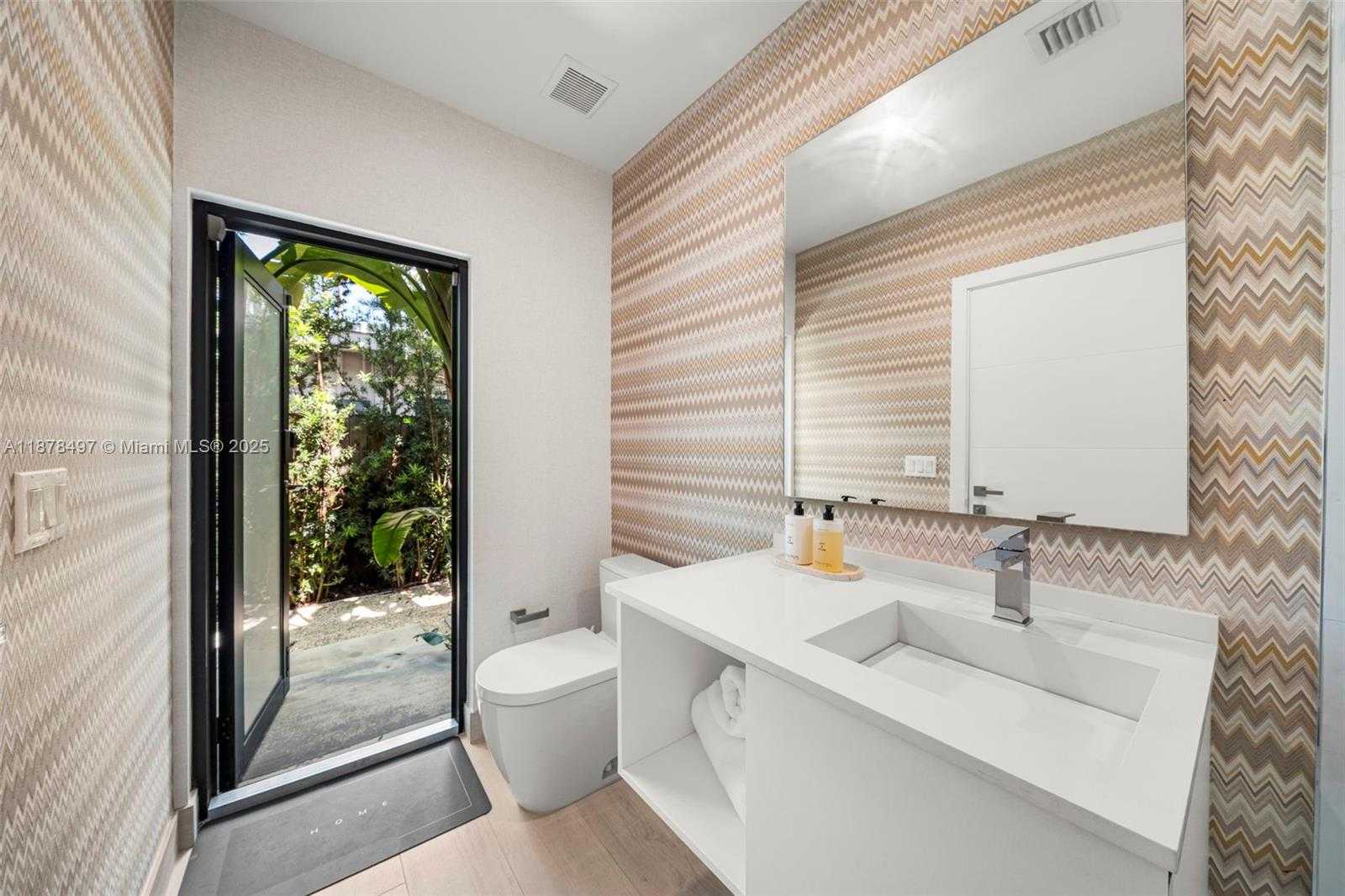 Small Image of 8033 NOREMAC AVE, Miami Beach Number 47