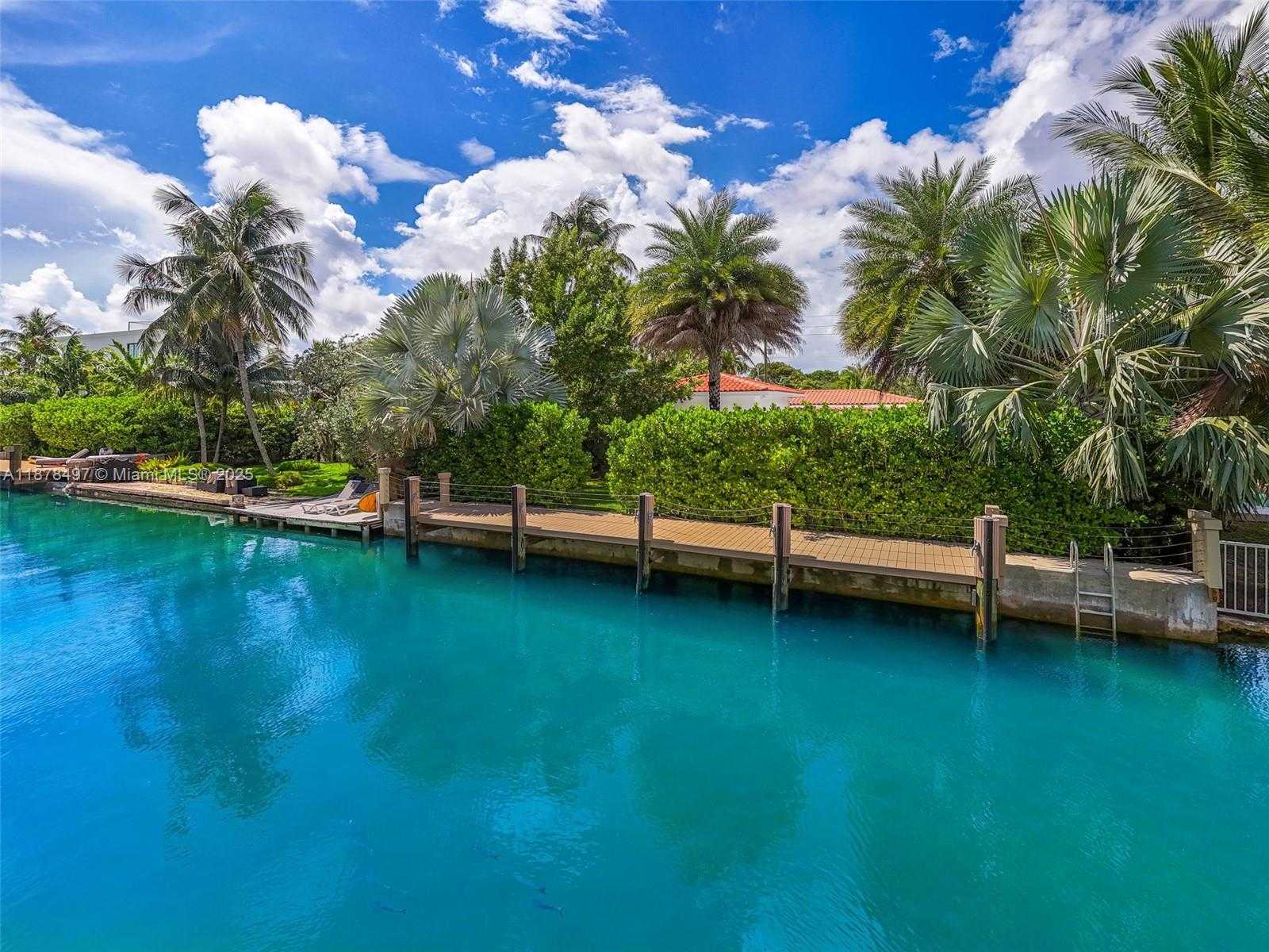 Small Image of 8033 NOREMAC AVE, Miami Beach Number 56