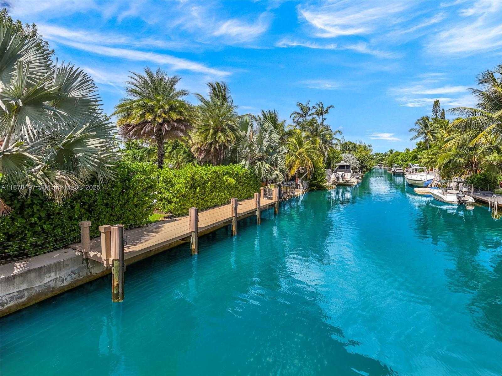 Small Image of 8033 NOREMAC AVE, Miami Beach Number 57