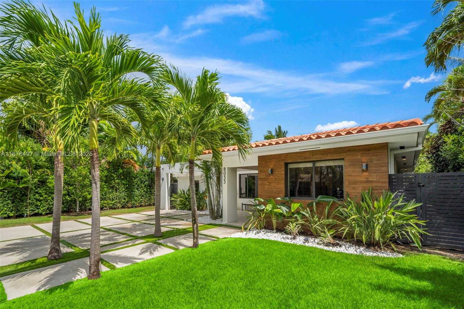 Small Image of 8033 NOREMAC AVE, Miami Beach Number 6