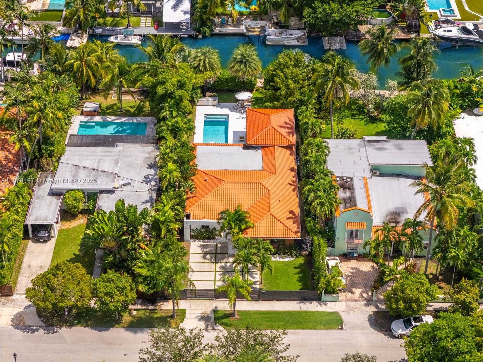 Small Image of 8033 NOREMAC AVE, Miami Beach Number 63