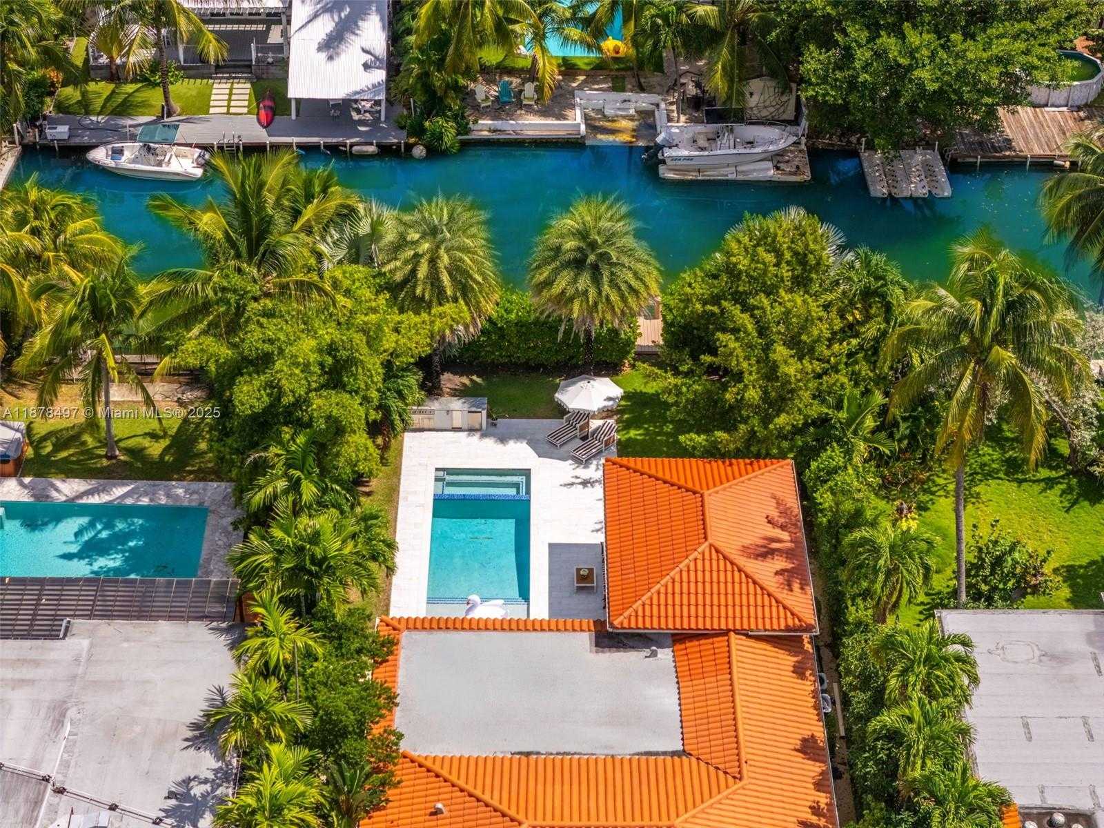 Small Image of 8033 NOREMAC AVE, Miami Beach Number 64