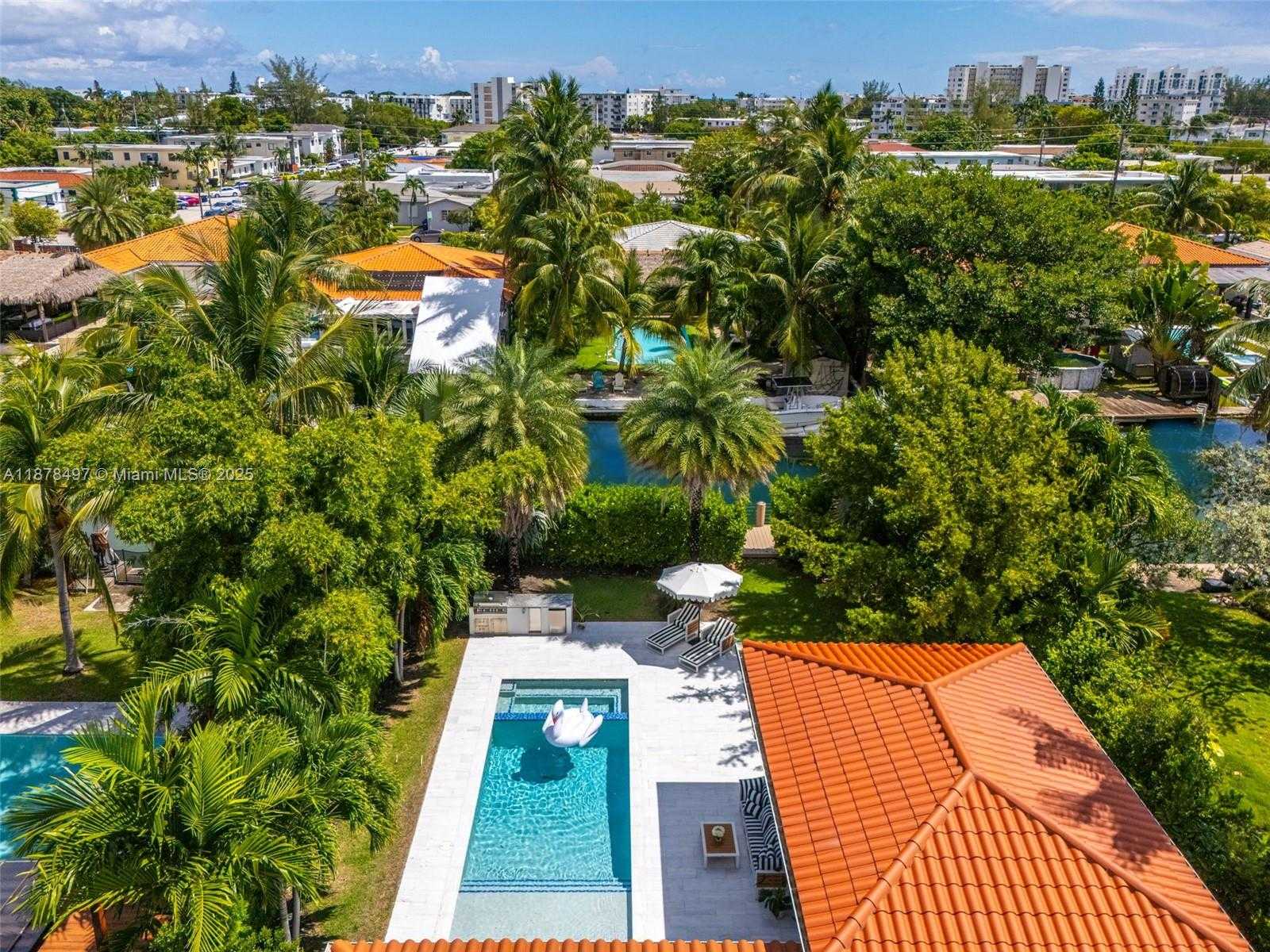 Small Image of 8033 NOREMAC AVE, Miami Beach Number 66