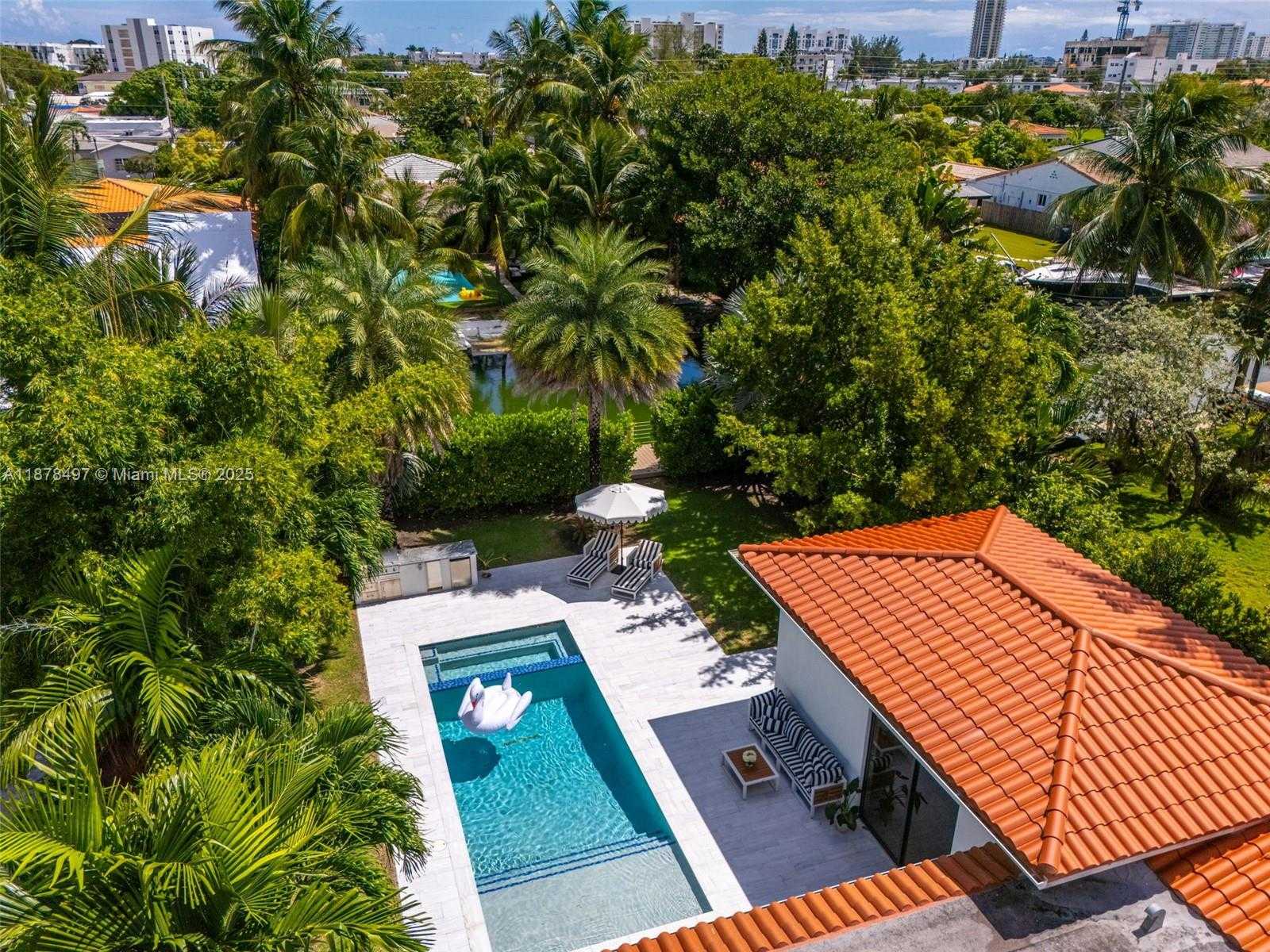 Small Image of 8033 NOREMAC AVE, Miami Beach Number 67