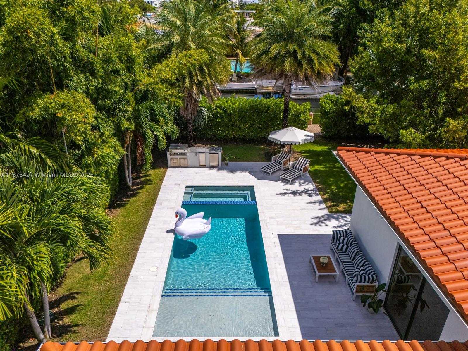 Small Image of 8033 NOREMAC AVE, Miami Beach Number 68