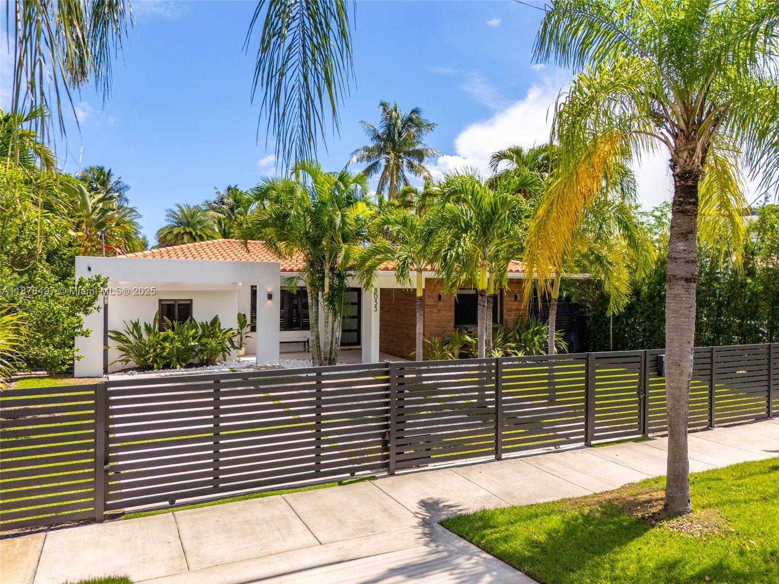 Small Image of 8033 NOREMAC AVE, Miami Beach Number 69